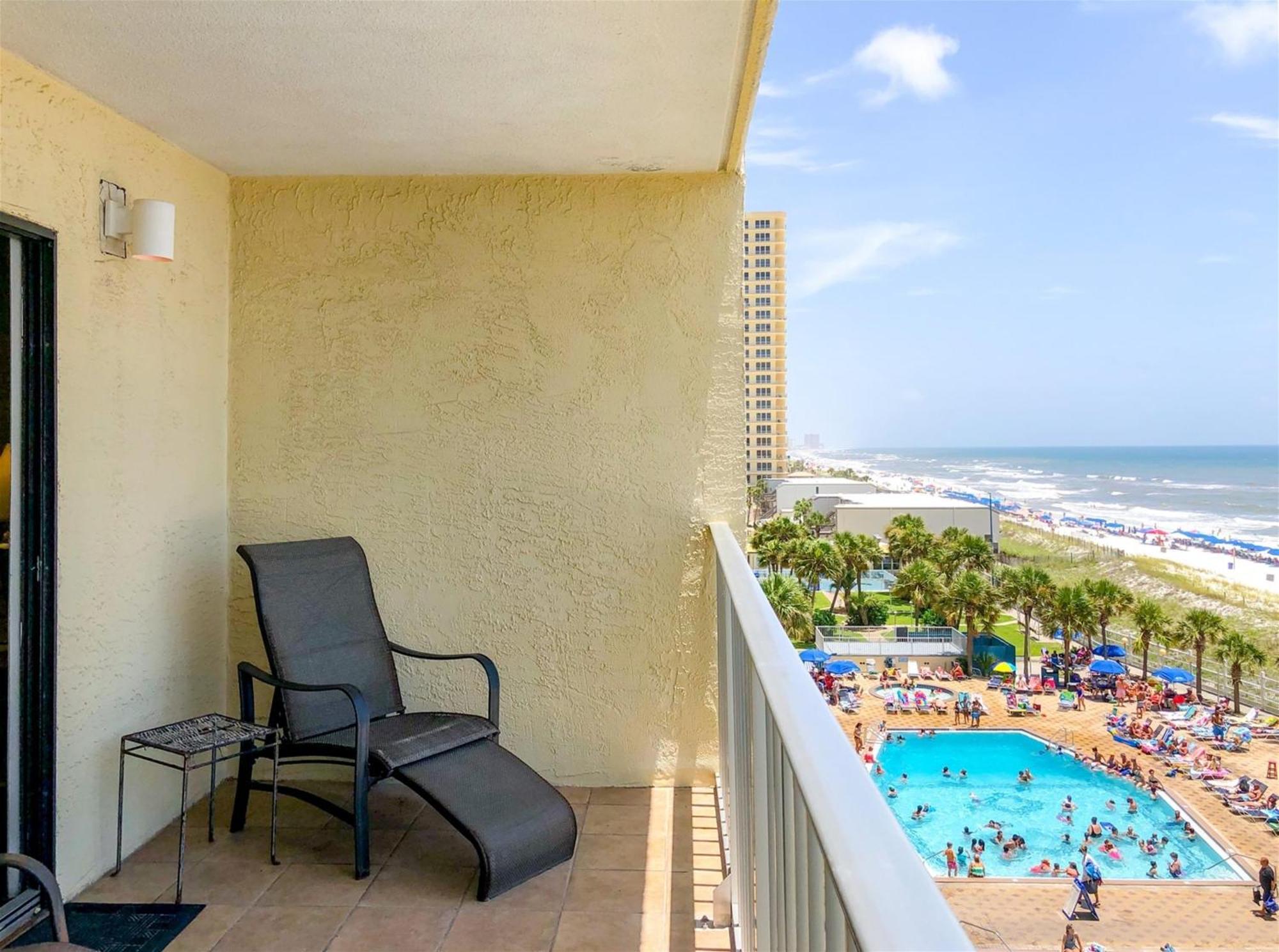 The Summit 610 Apartment